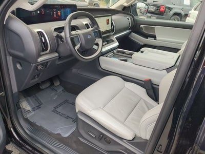 2025 Ford Expedition Platinum