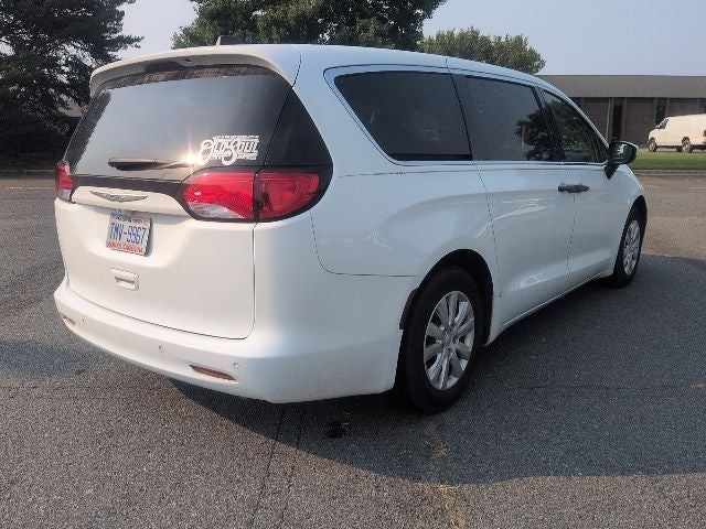 2021 Chrysler Voyager L