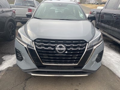 2023 Nissan Kicks SR