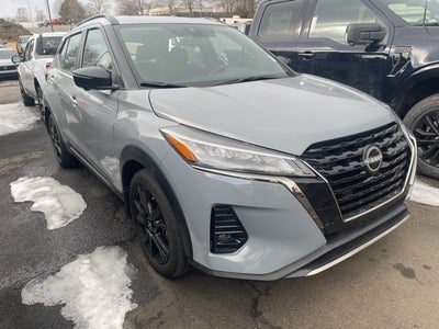 2023 Nissan Kicks SR