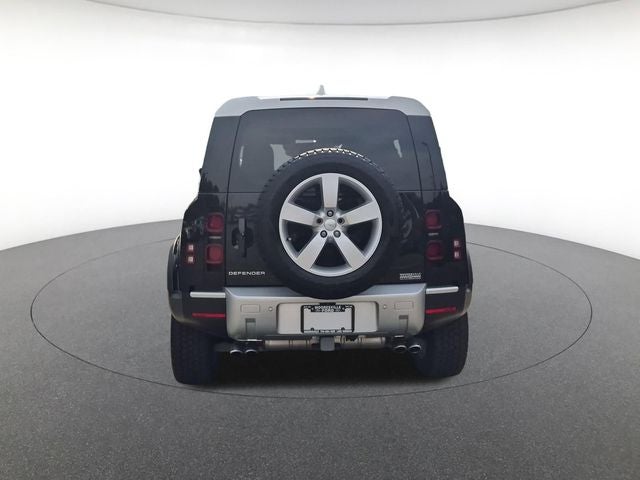 2024 Land Rover Defender 110 SE